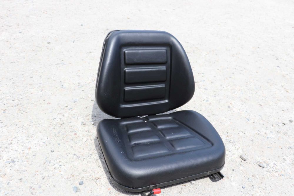 Scaun de tractor sau stivuitor Universal Nou cu garantie