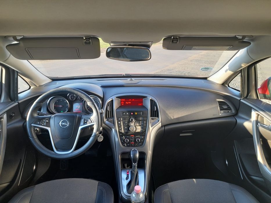 Opel Astra J Cutie automată