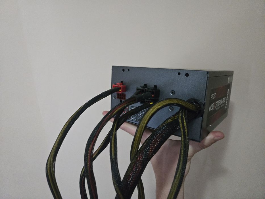 Sursa semi modulara 700w