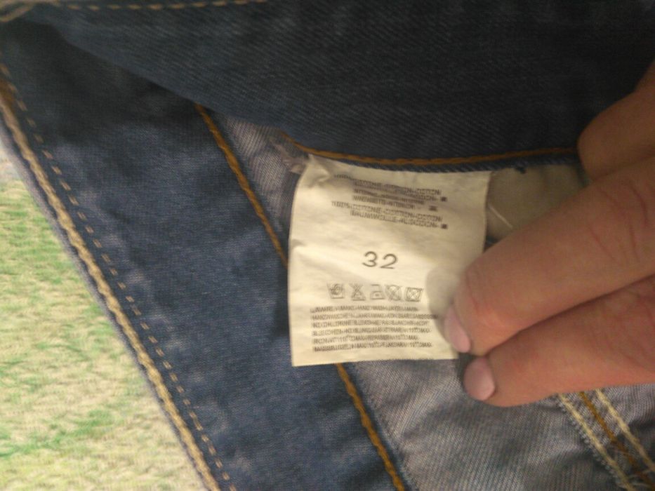 Продам джинсы мужские