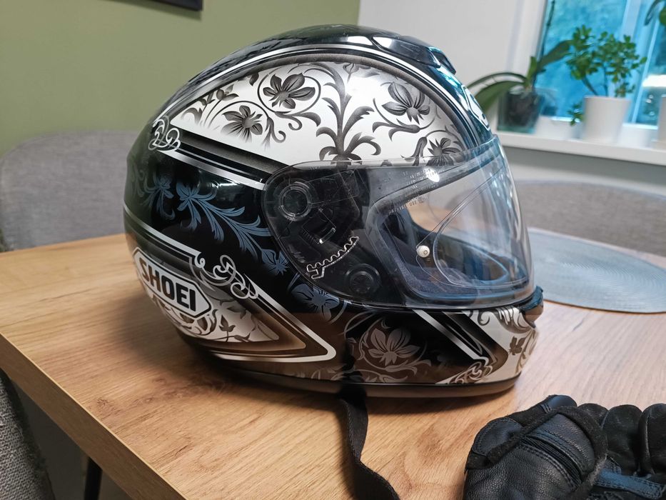 Мото яке и ръкавици DAINESE , Каска SHOEI