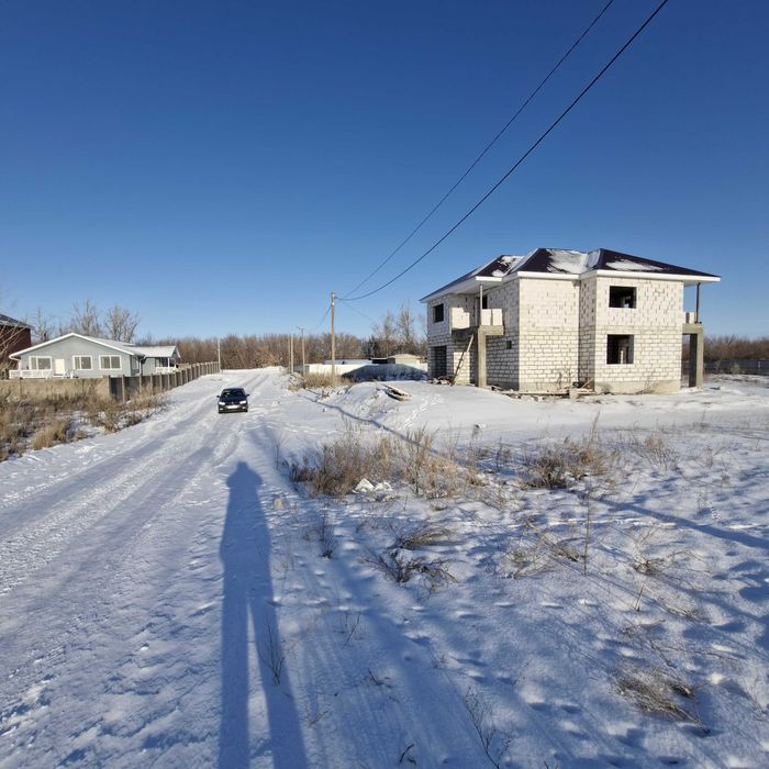 Продам участок с недостроенным домом в жероме