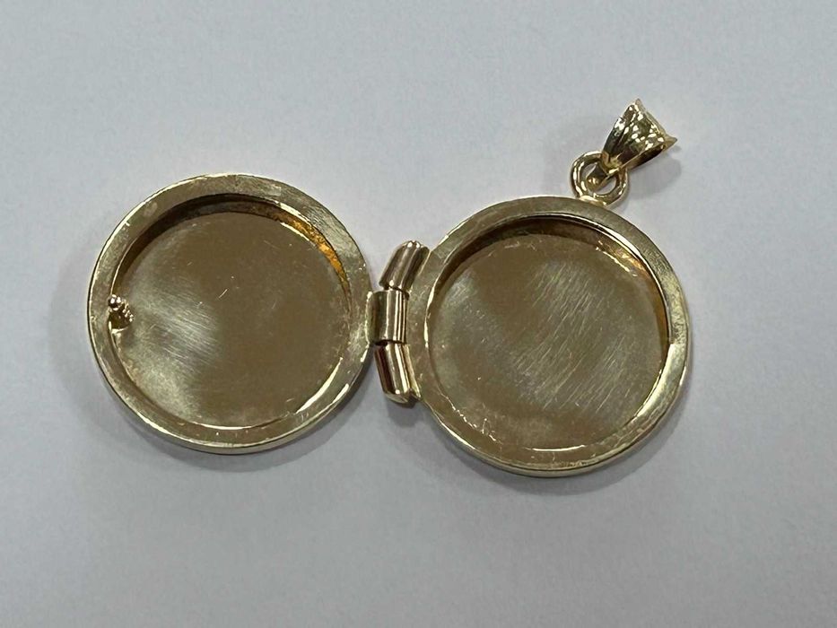 Златна висулка-медальон 14К 585 /3,70 гр.