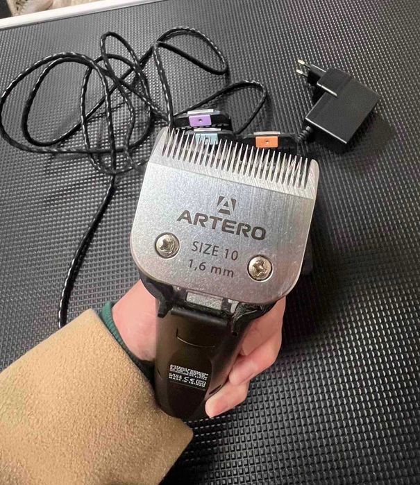 Продавам машинка за подстригване на домашни любимци.