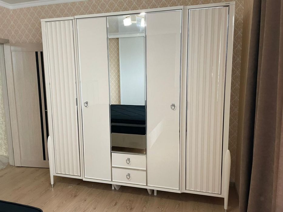 Кровать и шкаф Bellona