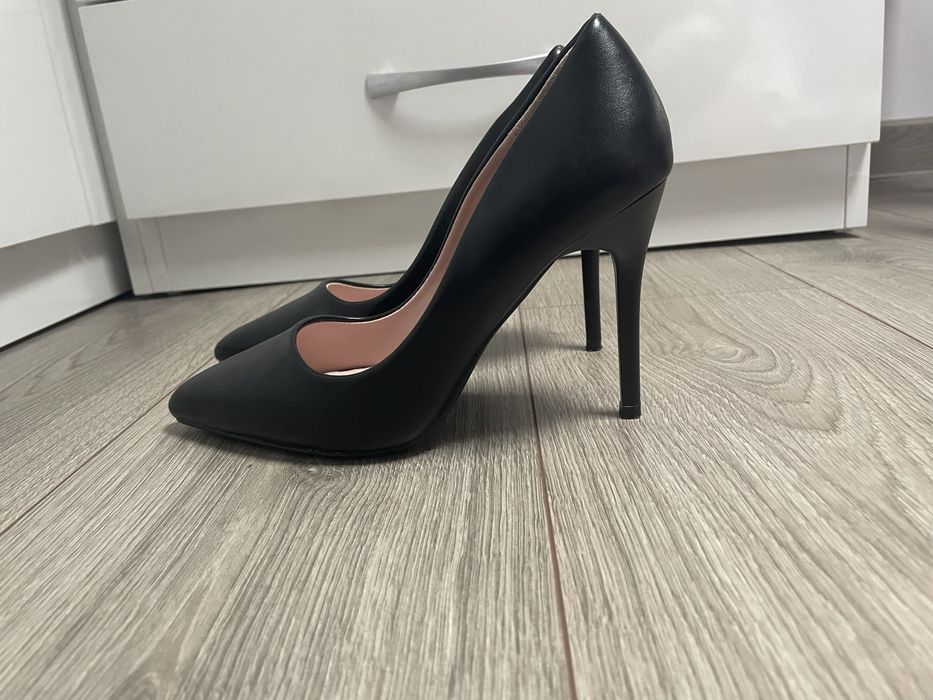 Класически черни токчета