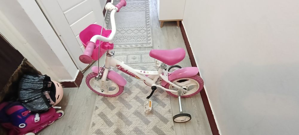 Bicicleta fete 3-5 ani