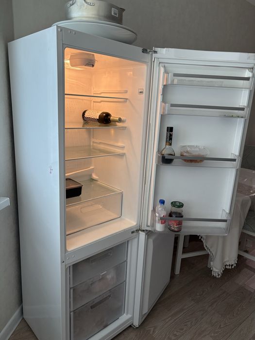 Продаю холодильник рабочий б/у.