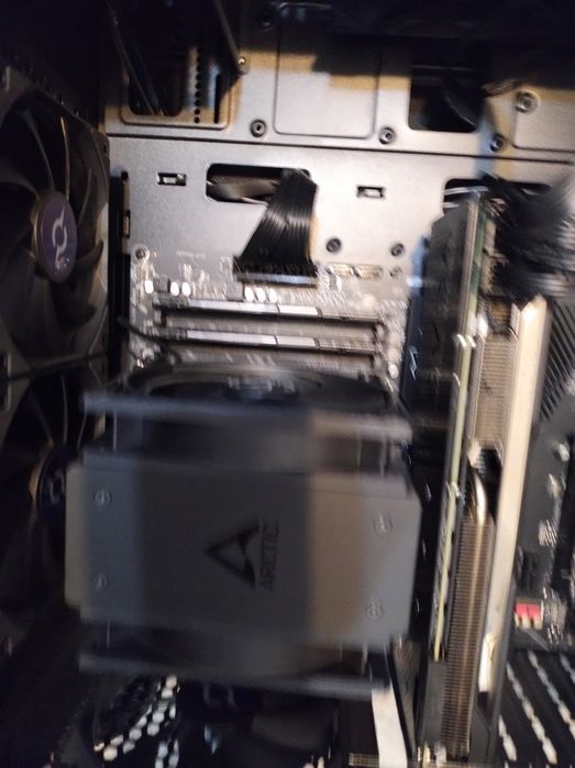 Unitate pc gaming ryzen 5600x rx 6650 xt