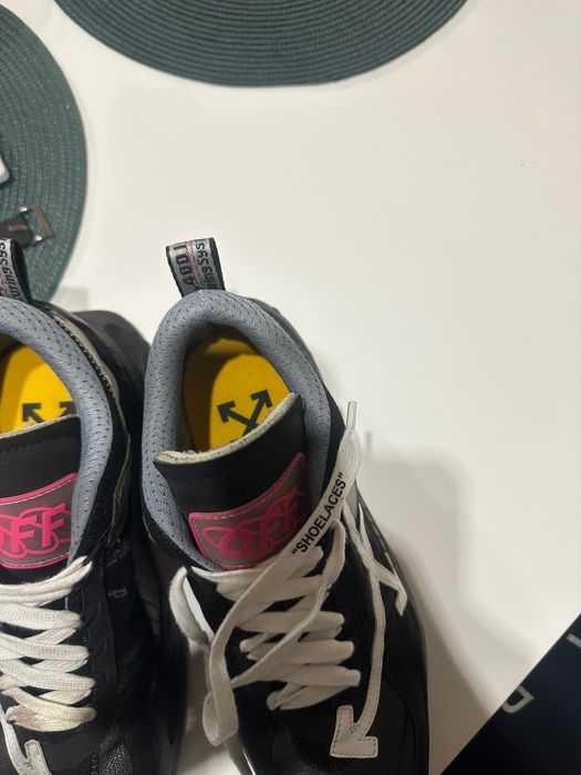 Маратонки off-white