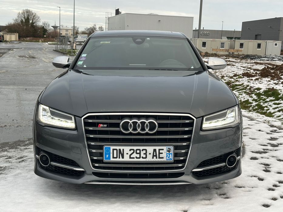 Audi S8 2015 4.0TT 520CP •Ceramice •B&O •  Pirelli P Zero • Matrix LED