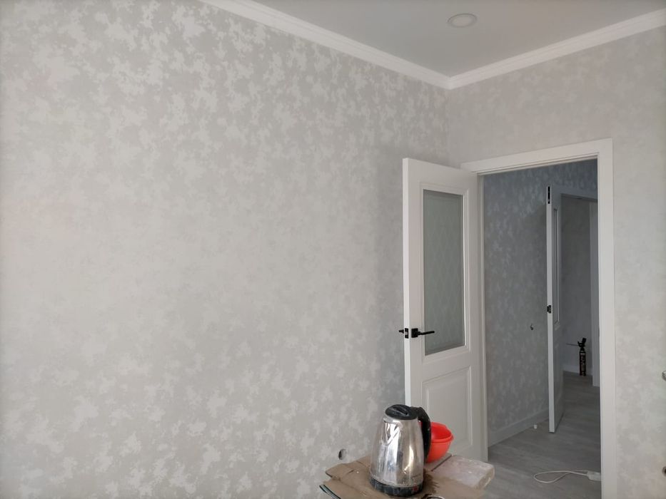 Поклейка обоев, галтели и покраска