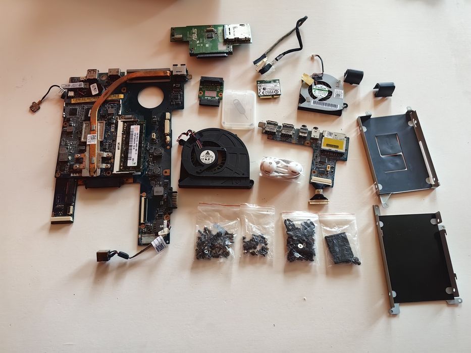 Части и болчета за лаптоп