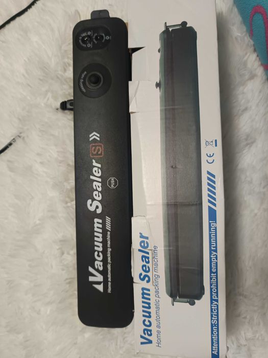 Уред за вакуумиране Vacuum Sealer