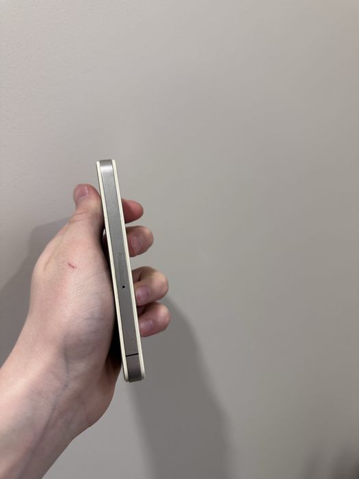 продам айфон 4 рабочий