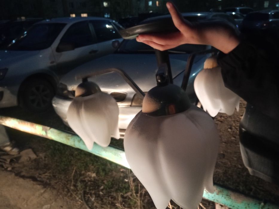 Продам люстру бу