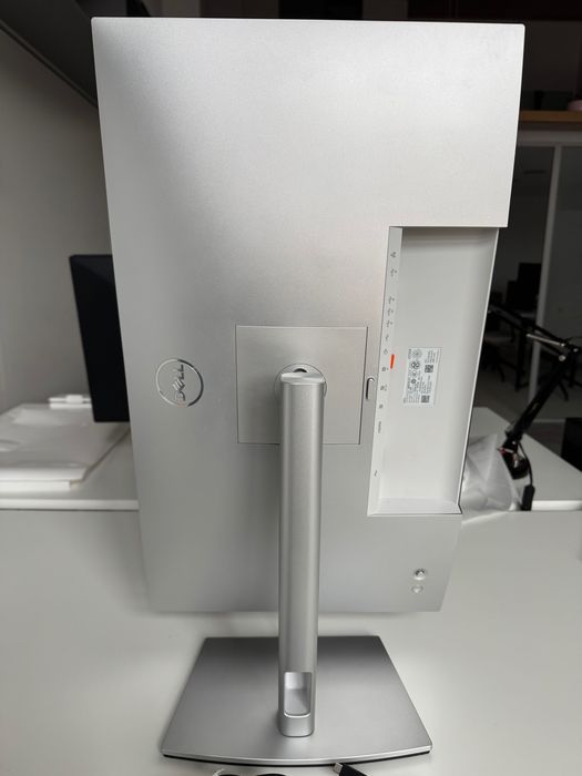 Монитор 27" Dell U2723QE UltraSharp 4K, 3840x2160, IPS, 60 Hz- U2723QE