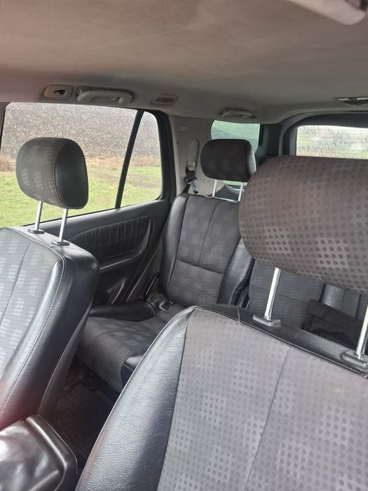 Vând mercedes ml 270 w163    7 locuri 4x4