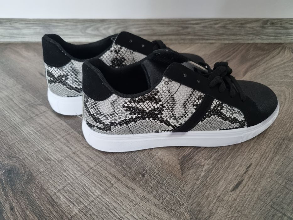 Нови дамски кецове