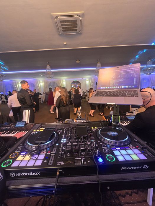 Vând Consolă DJ Pionner DDJ 1000 sau schimb
