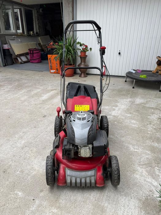 Mașina de tuns iarba !