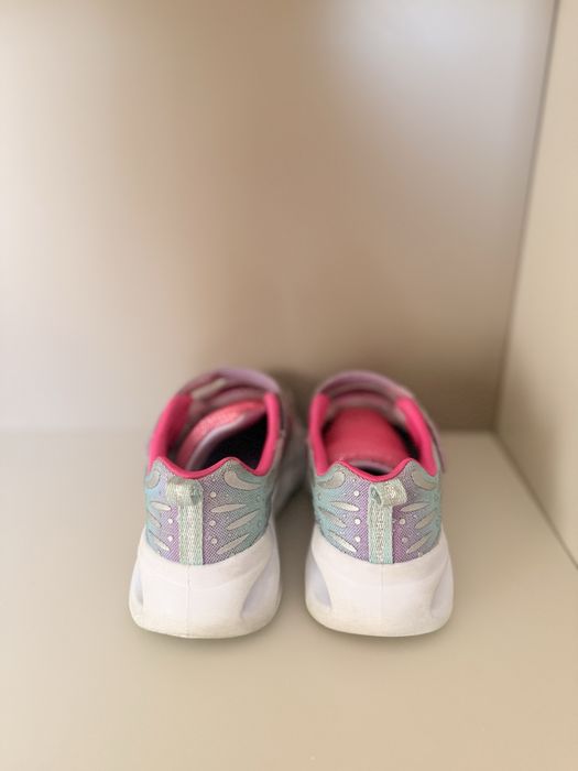 Skechers Butterfly Limited edition светещи маратонки