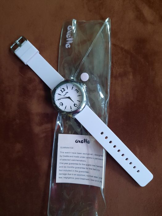 Часовник oxette нов, силиконова верижка