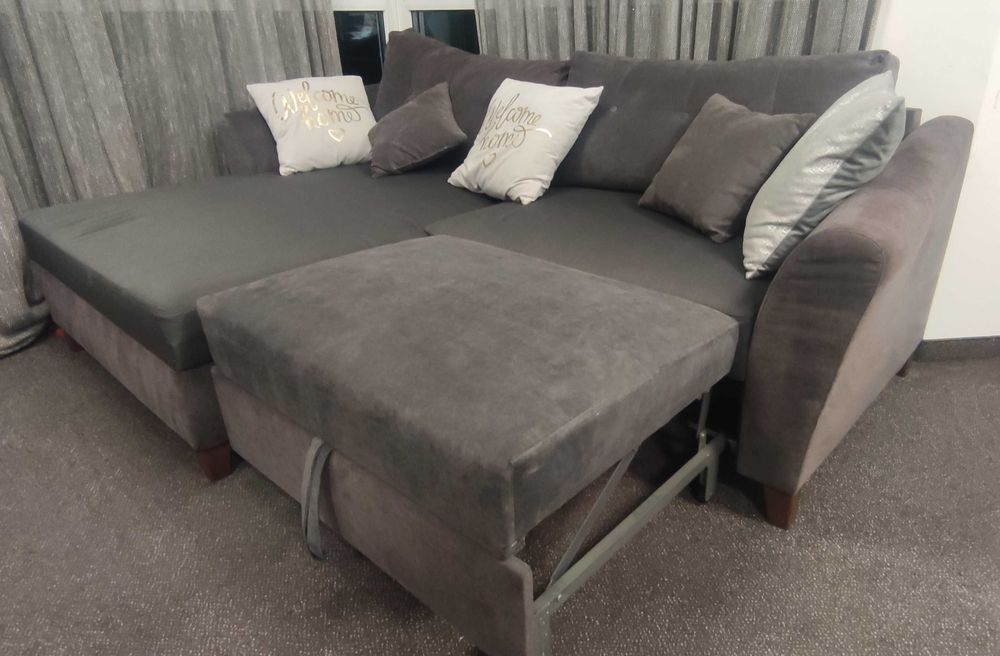 Продавам ъглов разтегателен диван в перфектно състояние.