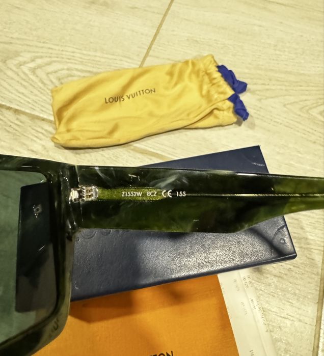 Ochelari Louis Vuitton noi , cutie , bon fiscal