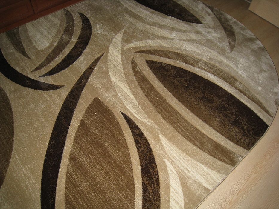 продам ковёр новый