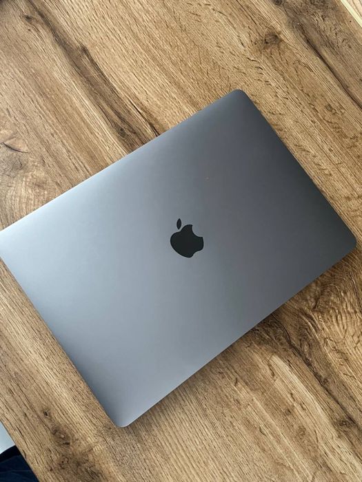 MacBook pro m1 2020 (мошенники не пишите)