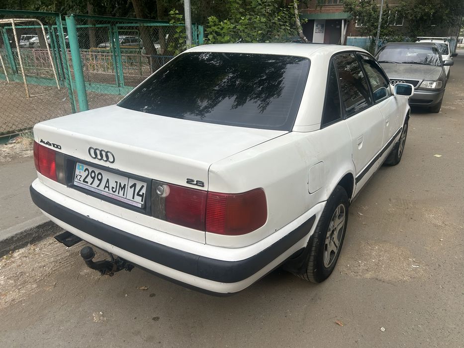 Продам ауди 100с4