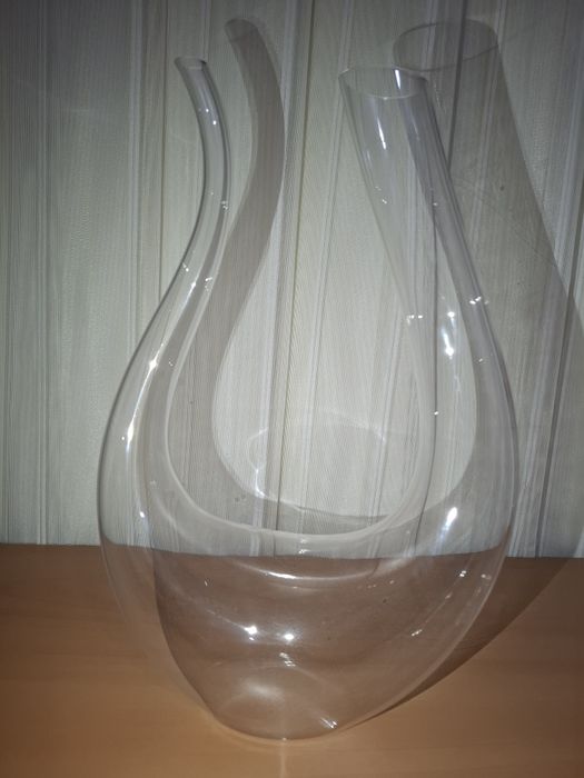 Елегантна стъклена кана за вино 1500 ml