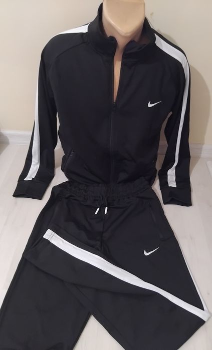 Trening Nike pentru dama si bărbați