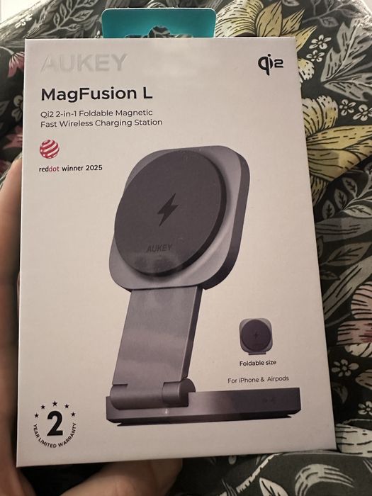 Безжично зарядно за iPhone AUKEY MagFusion L