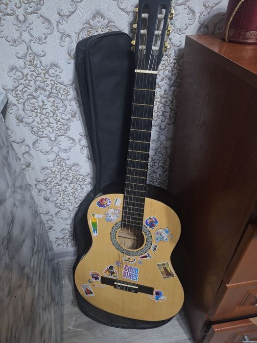 Классическая гитара Aghetha