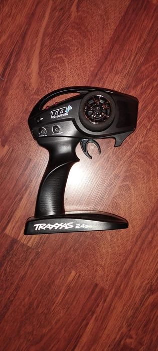 Traxxas Rustler 4x4 100 km/ oră