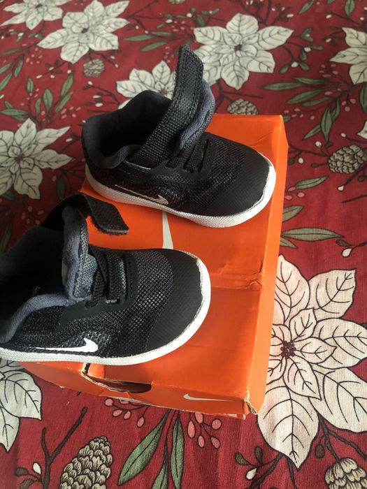 Adidași NIKE nr. 19,5