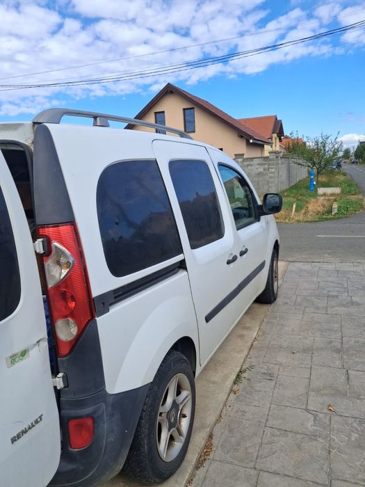 Vând Renault Kangoo 2010 1.5 DCI 2.000€ negociabil