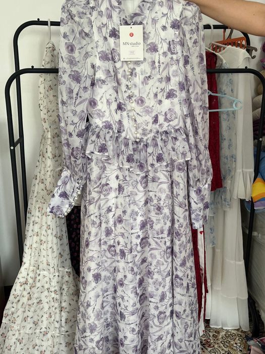 Продам платья новые