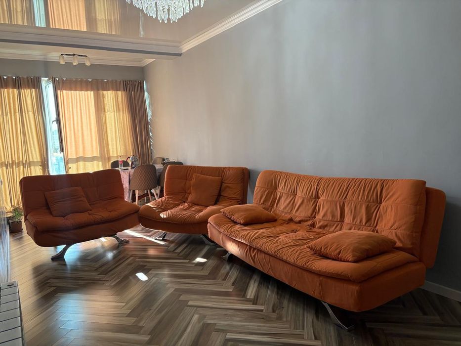 Продам диван с креслами