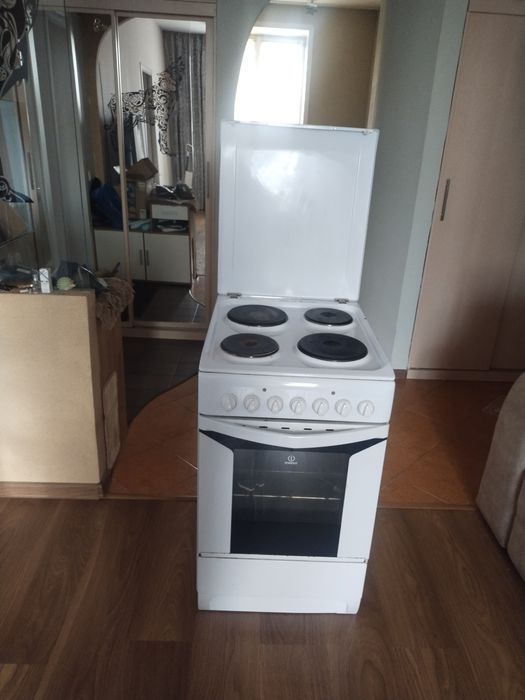 Продам электро плиту