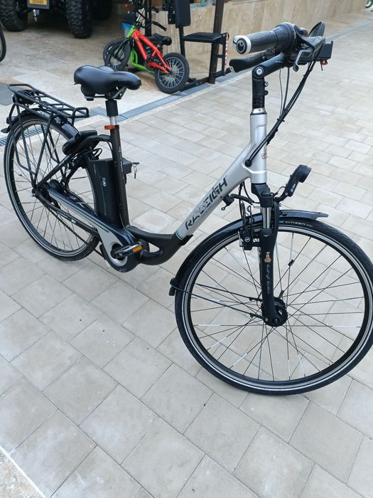 Bicicicleta electrica raleigh kalkhoff schimano 8 viteze led fata spate frane lichid magura impulse 2.0 derby
