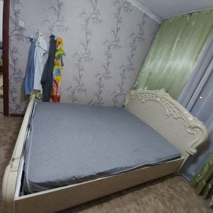 Продам спальный гарнитур