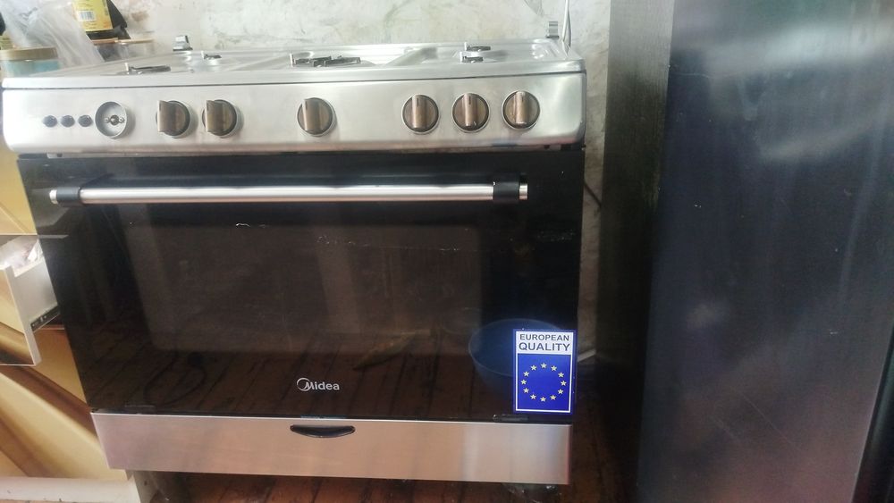 Продам газовую плиту