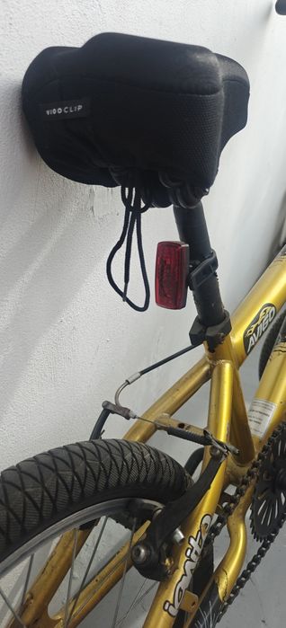 Bicicletă Copii BMX 18" Avigo Blaze Ignite – Complet Echipată (Far, Stop, Sonerie)