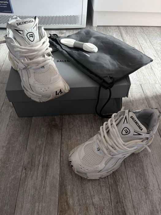 balenciaga runner albi