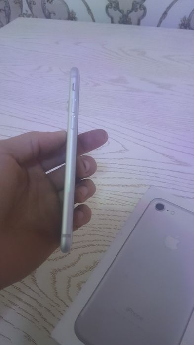 iphone 7 holati zòr. hamma joyi. ishlidi