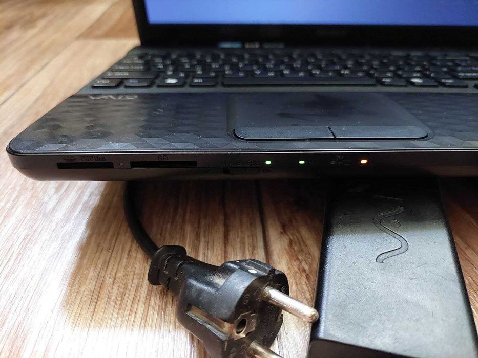 Ноутбук Sony vaio PCG-71812V Игры в Подарок: 60 500 тг. - Ноутбуки ...