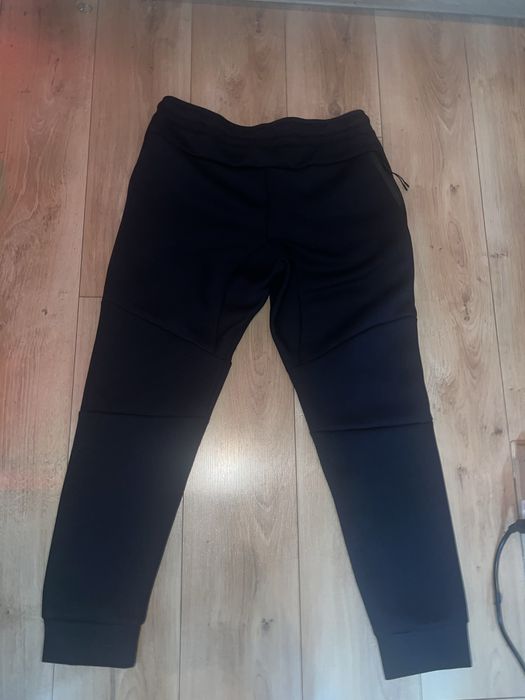 Pantaloni Nike Tech bleumarin